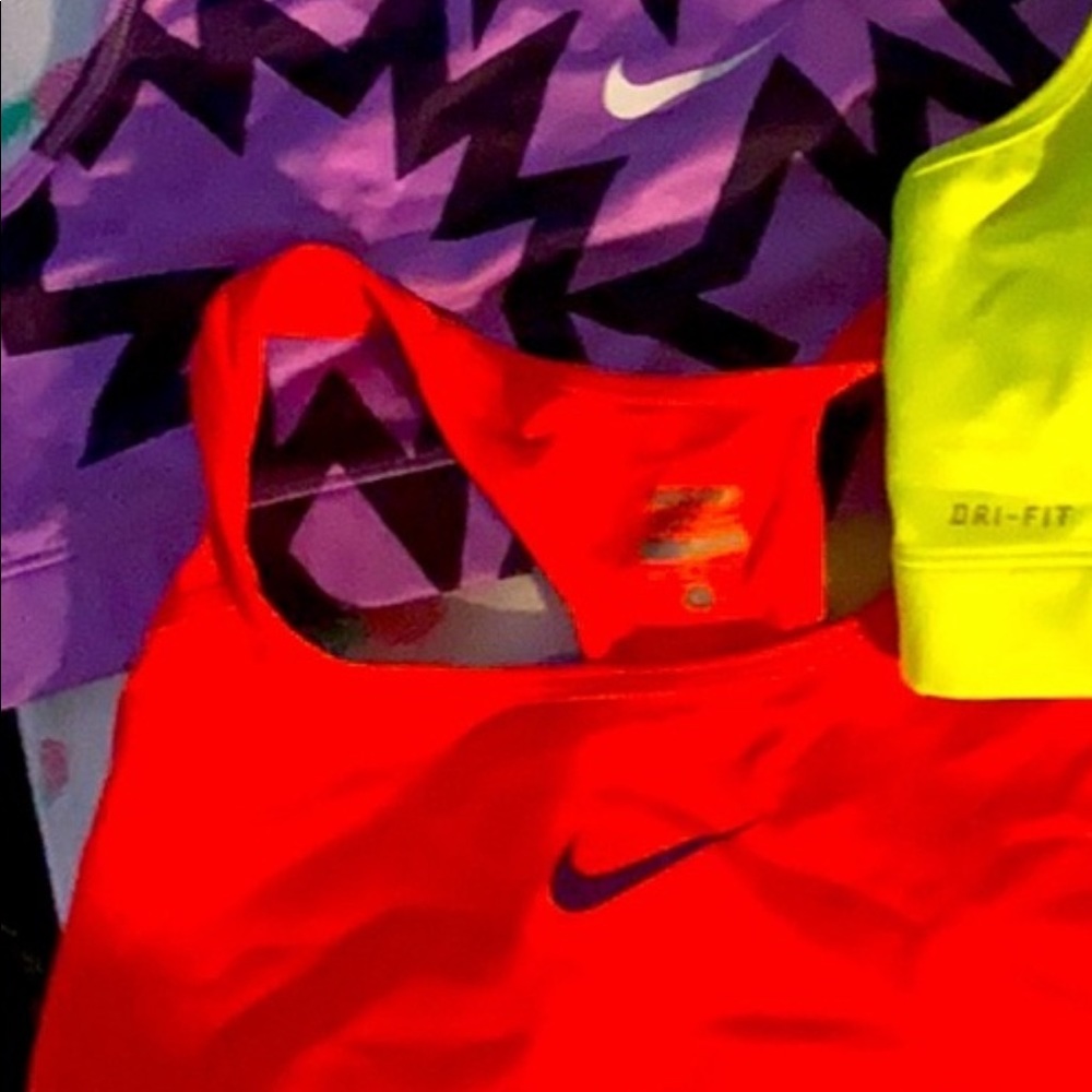 2 Nike Dri fits bras